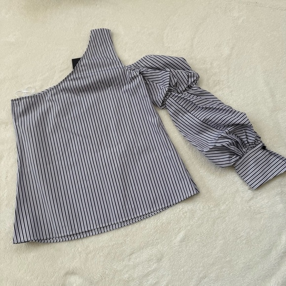 Petersyn Lara Top in Empire Small - Picture 5 of 5